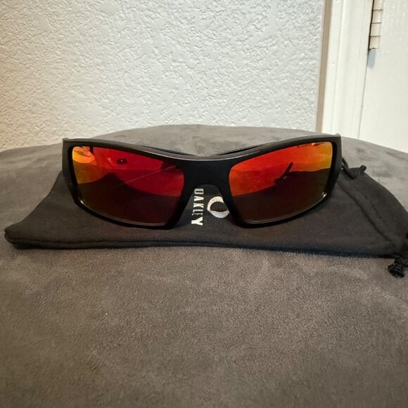 Oakley Sunglasses Gascan Matte Black Frame OO9014 Red Icons - Picture 4 of 6